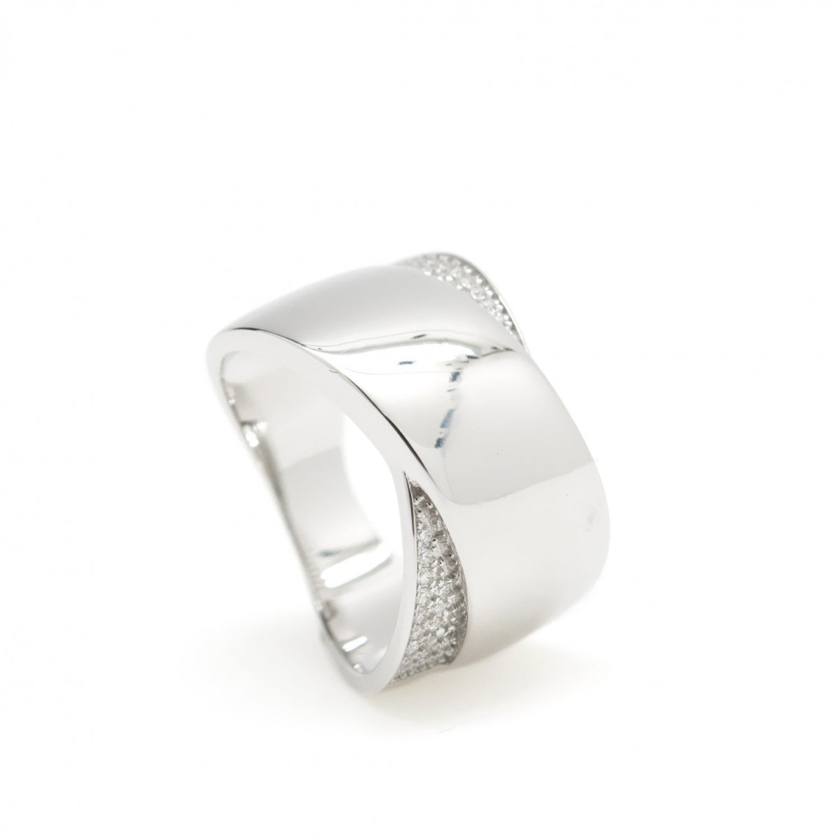 Ring - Wide rings with thick bands and zirconia design