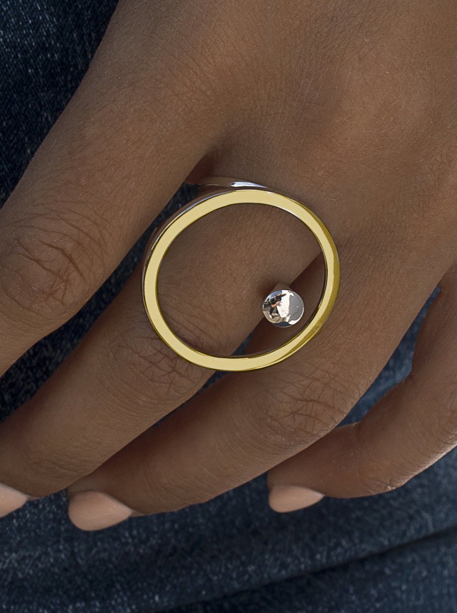 Bicolor rings with circular design and smooth silver rails - LINEARGENT