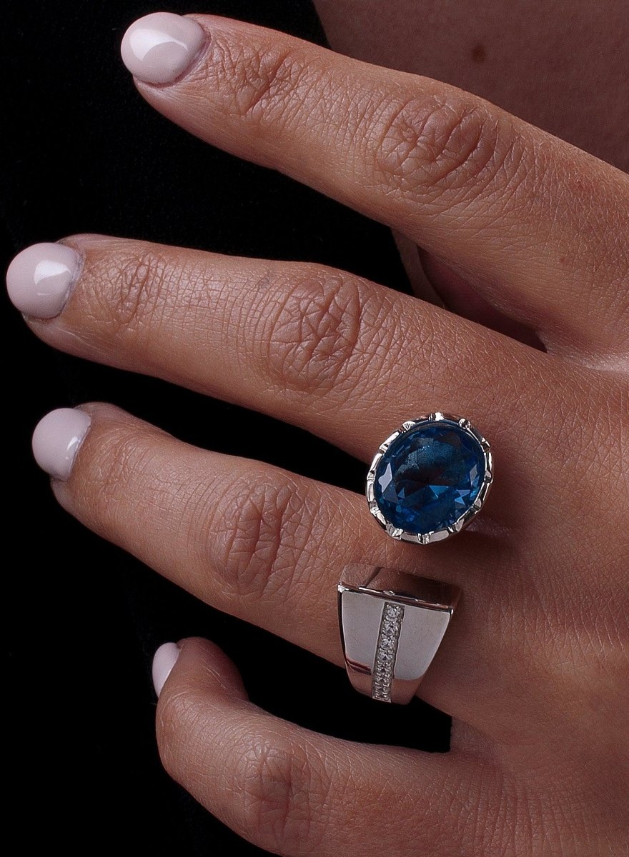 Ring - Large open design rings with blue tone stone