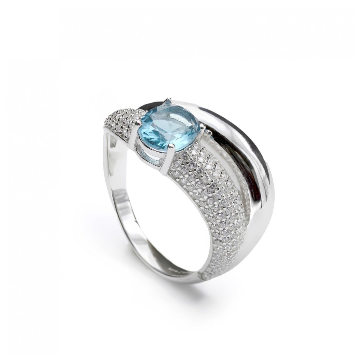 Ring - Curved design rings with gemstone in aquamarine tone
