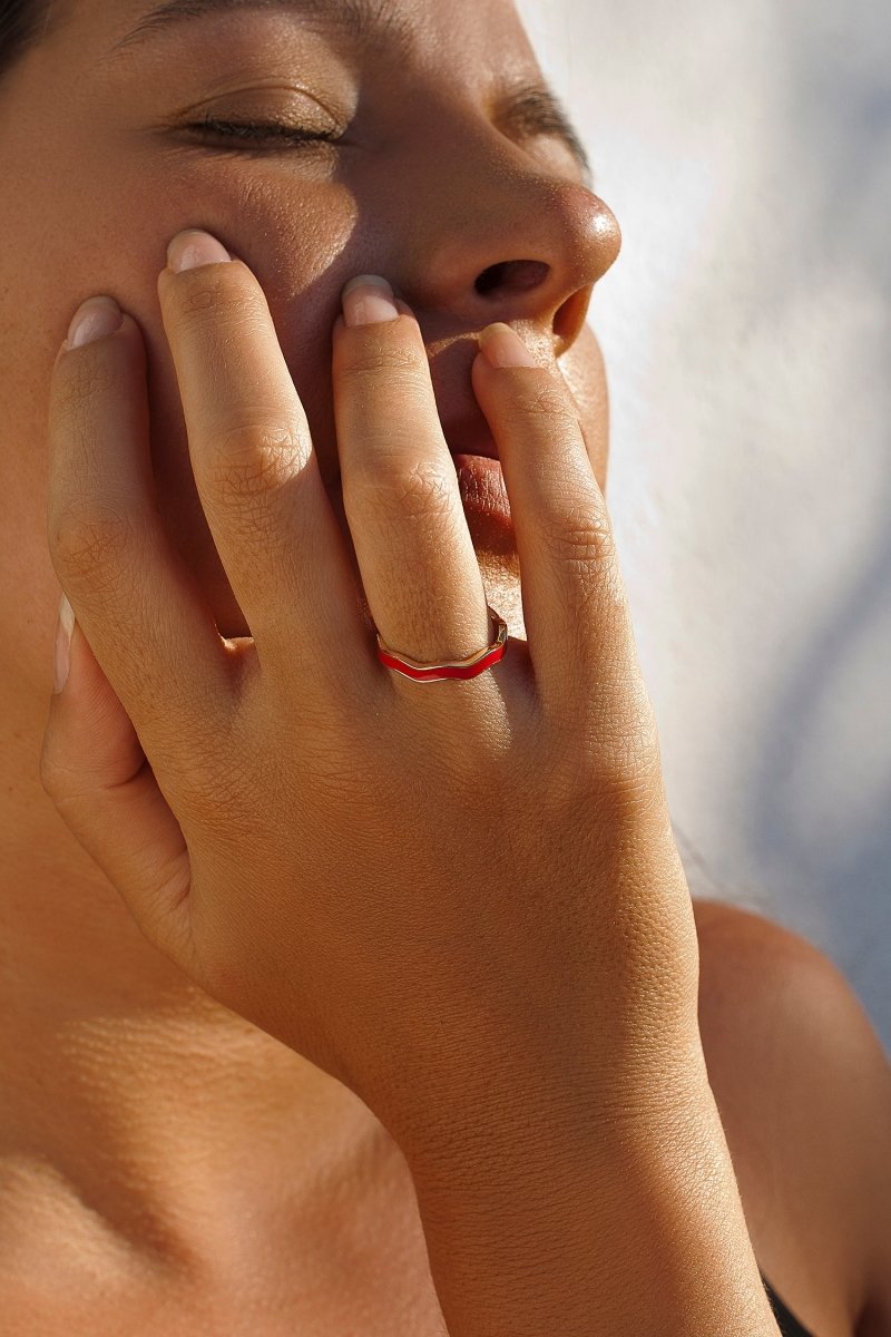 Ring - Thin red enamel silver rings with curvilinear design
