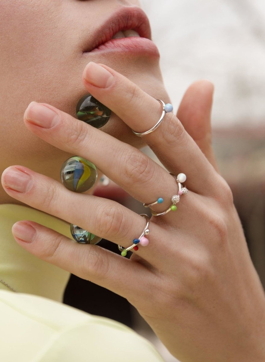 Anillos finos de plata simple con detalles en esmalte Lineargent