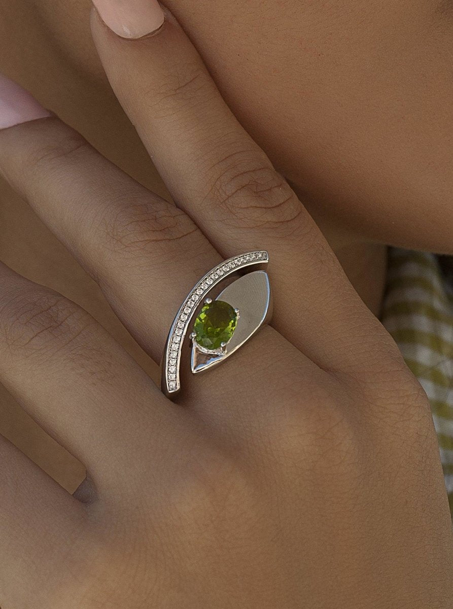 Ring - Large abstract design rings with green gemstone