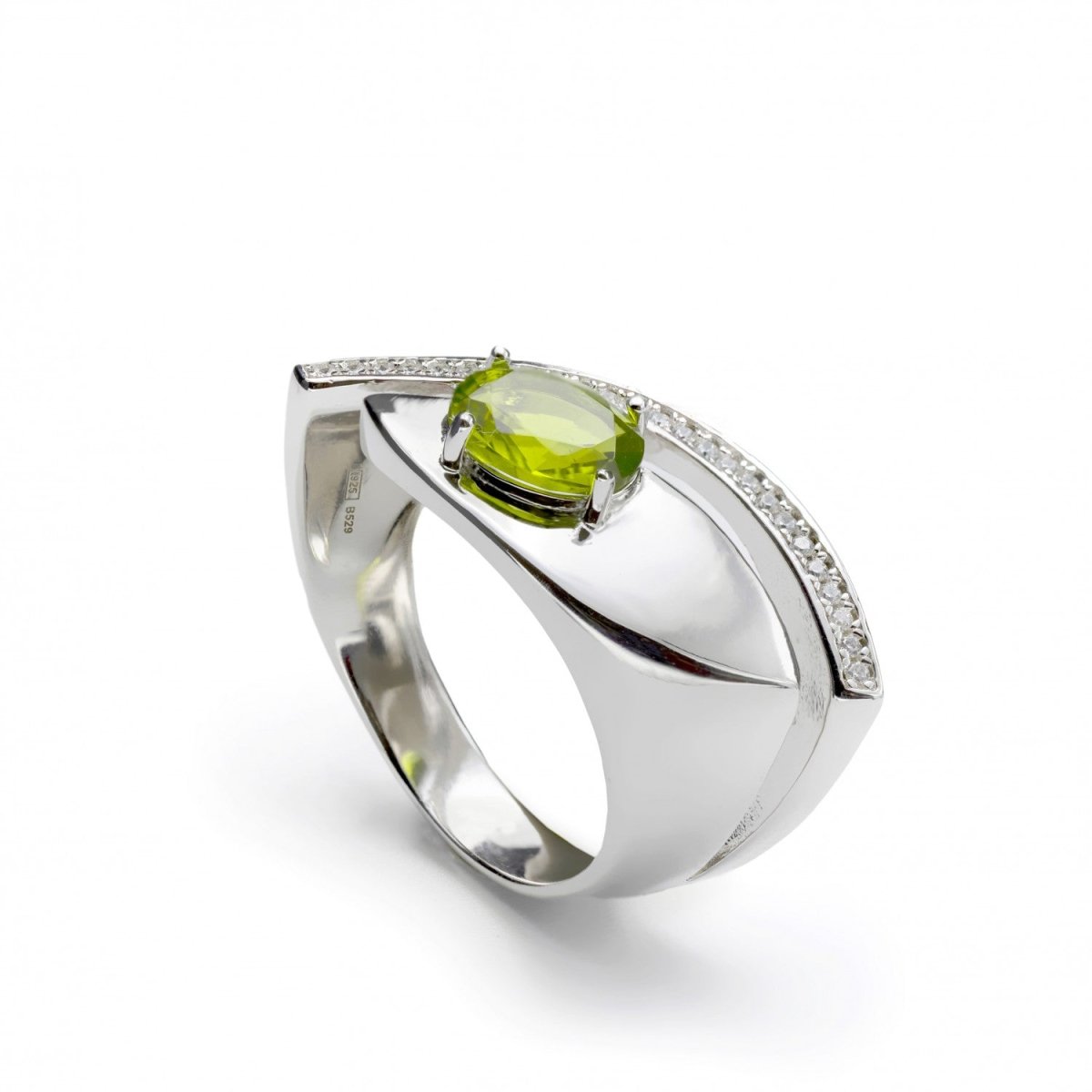 Ring - Large abstract design rings with green gemstone