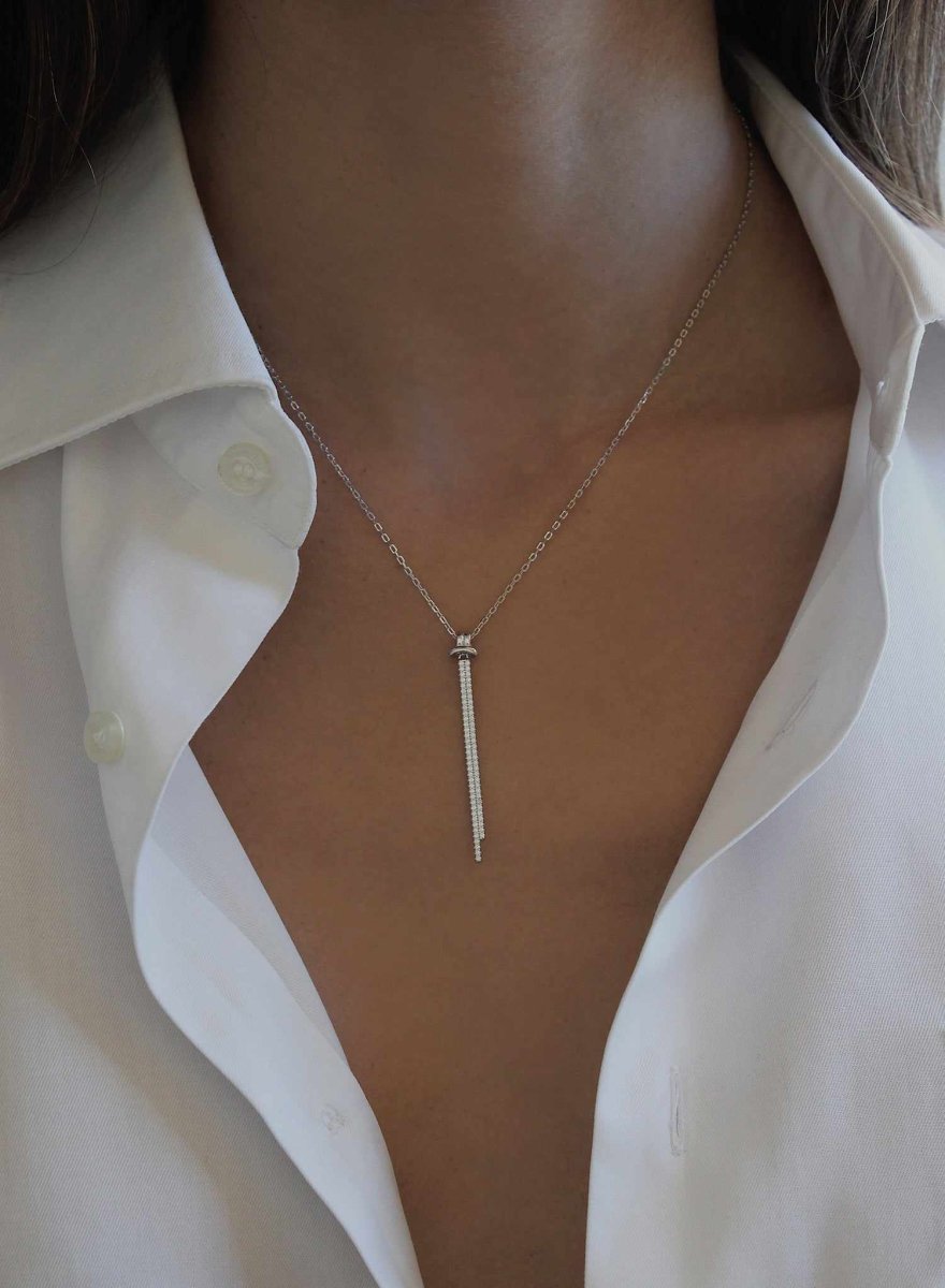 Collar · Colgante brillante plata diseño lágrima con circonitas