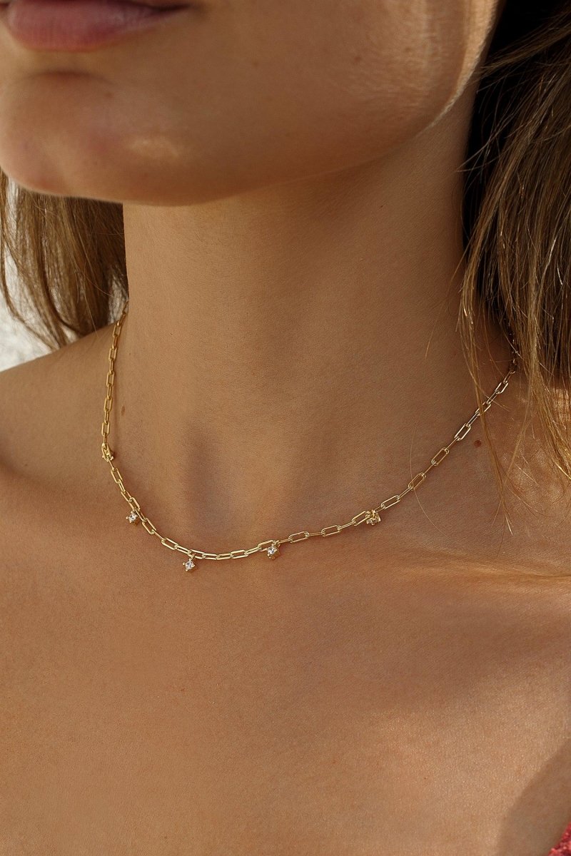 Collar · Colgante cadena de plata con circonitas colgantes dorado