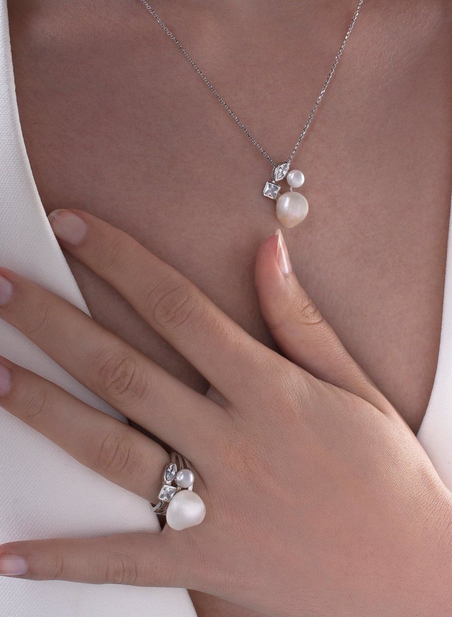 Collar · Colgante perlas de plata compuesto por motivo de doble perla y doble cuarzo adamantino