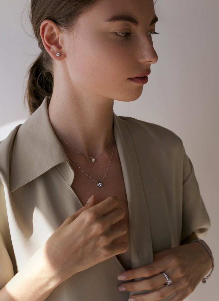 Collar · Colgantes pequeños diseño de circonita y plata lisa