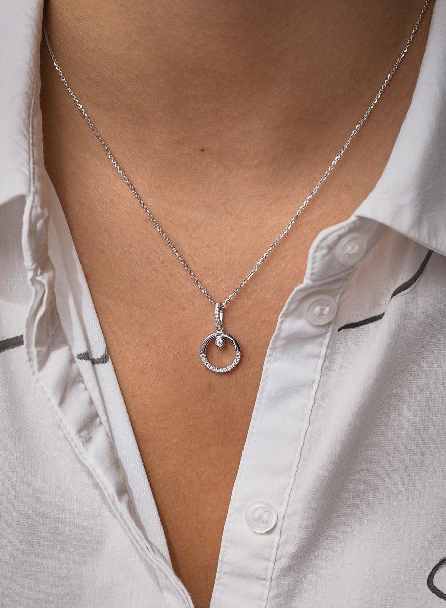 Collar · Colgantes pequeños de plata diseño circular dividido