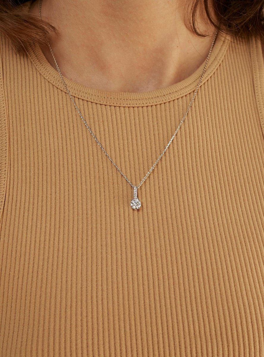 Necklace - Pendant shiny adamantine quartz design