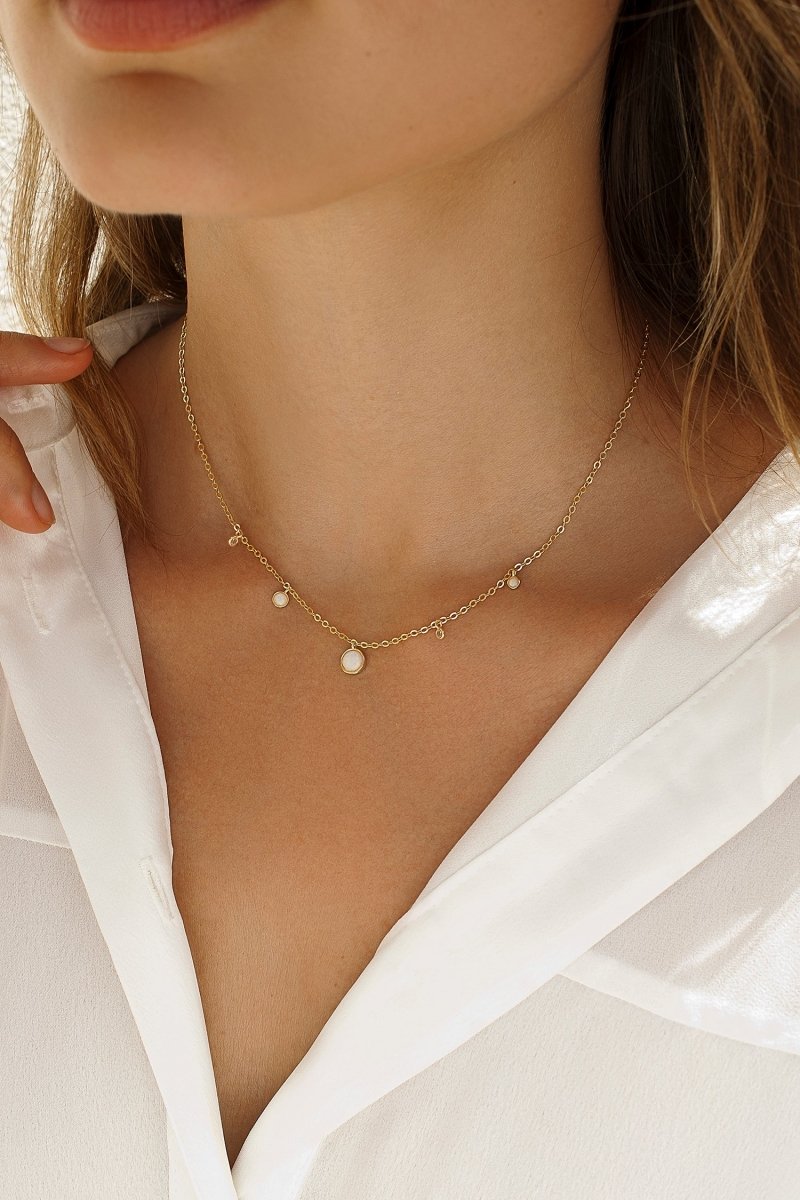 Collar · Collares con colgantes de plata con diseño de ópalo y circonitas