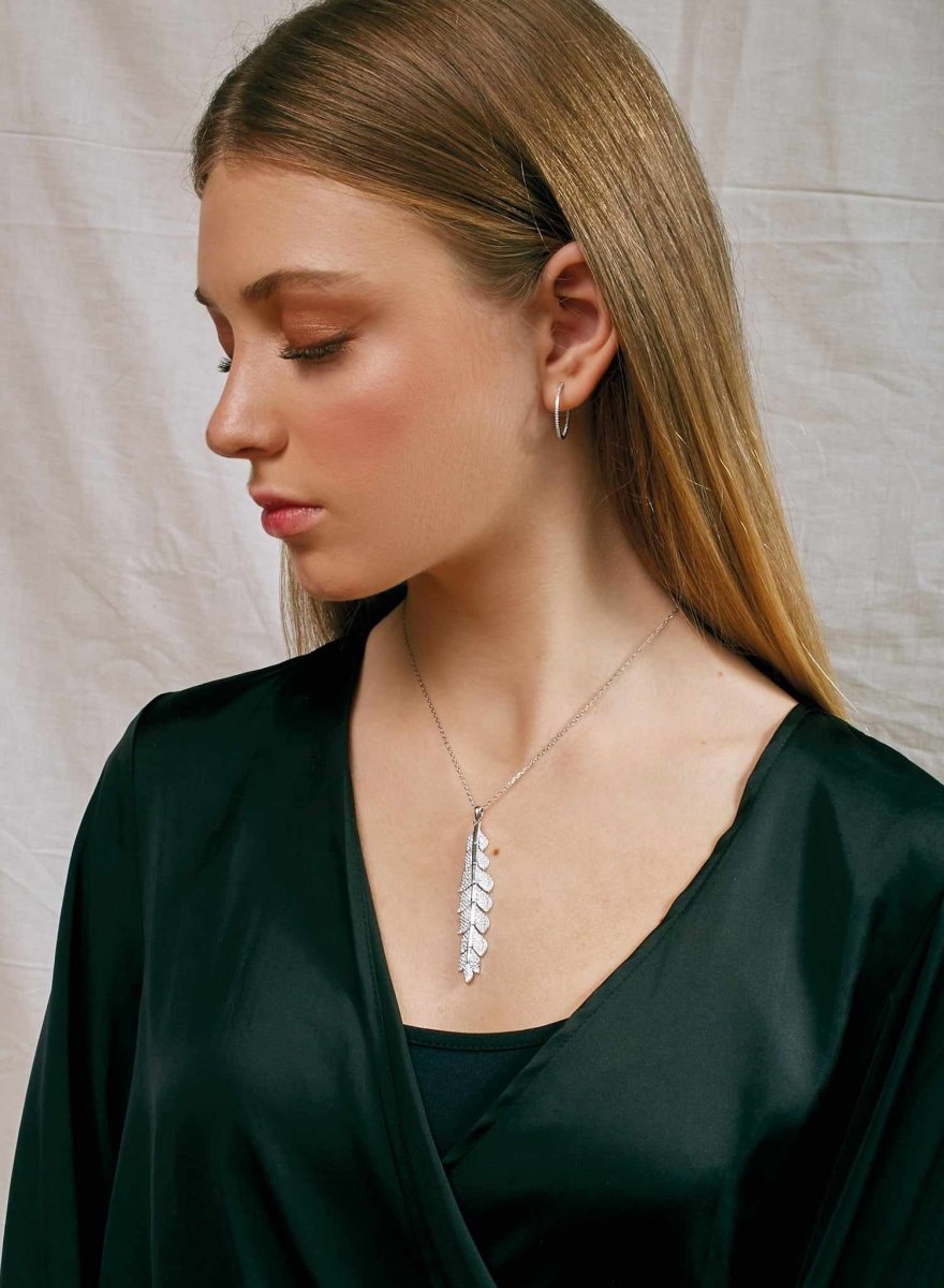 Collar · Collares plata originales diseño hoja con circonitas