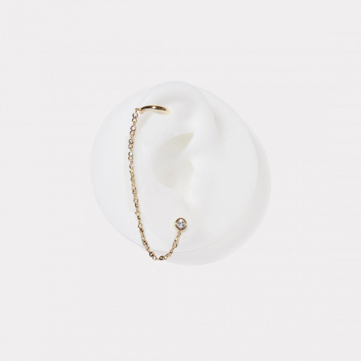 Pendiente · Ear cuff de plata bañada en oro diseño cadena con aro