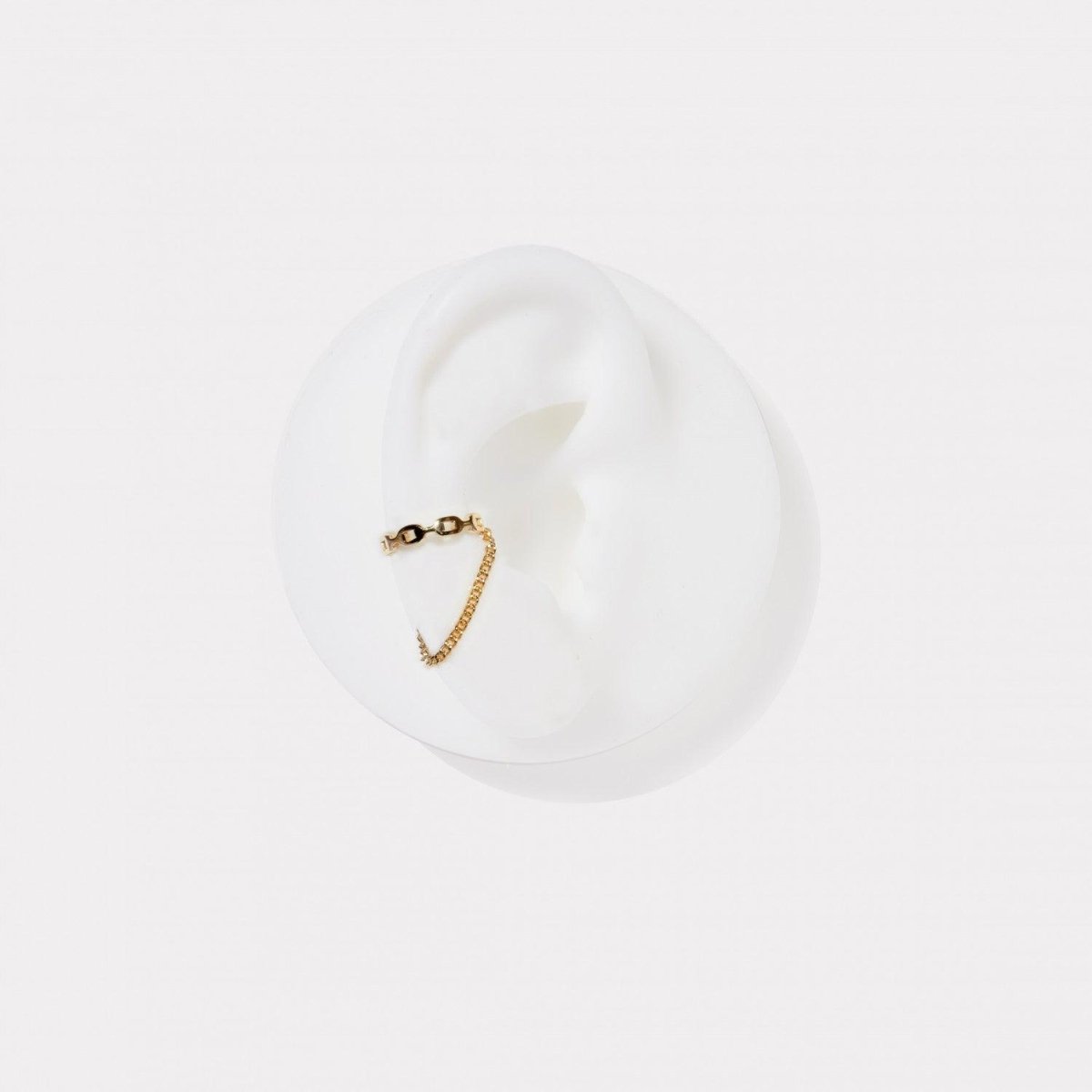 Pendiente · Ear cuff de plata bañada en oro diseño doble cadena colgante
