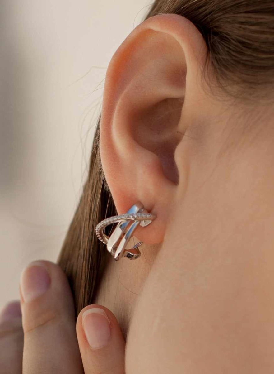 Boucles d'oreilles - Boucles d'oreilles avec fermoir oméga avec différents rails et zirconias