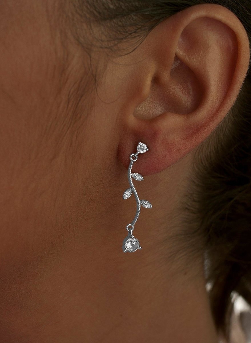 Earrings - Long fine earrings with zirconia design nature