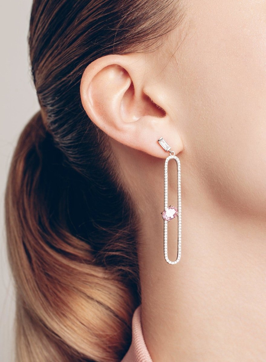Earrings - Thin long earrings in silver oval design with gems