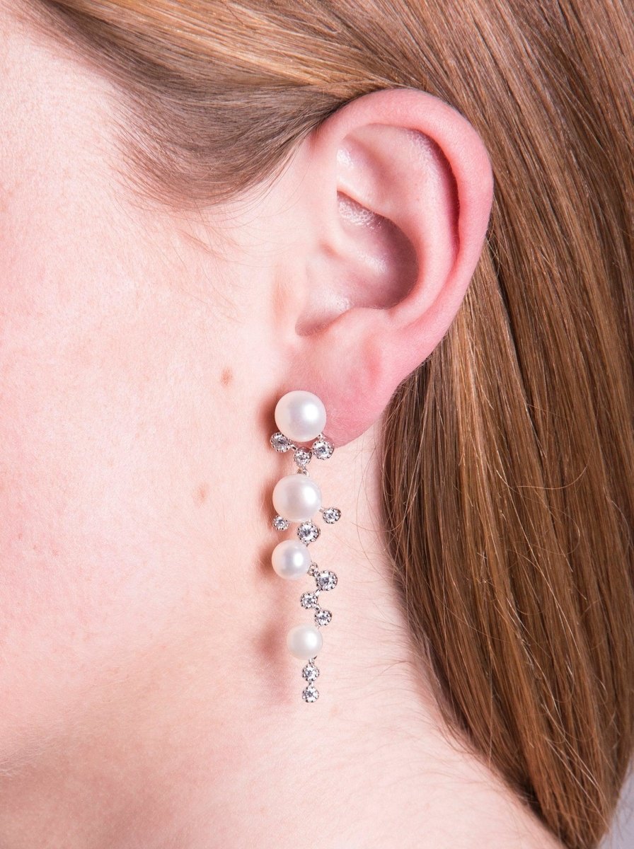 Pendiente · Pendientes largos diseño combinado de perlas y circonitas