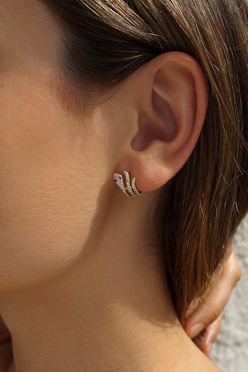 Earrings - Original earrings with horizontal snake design with zircons