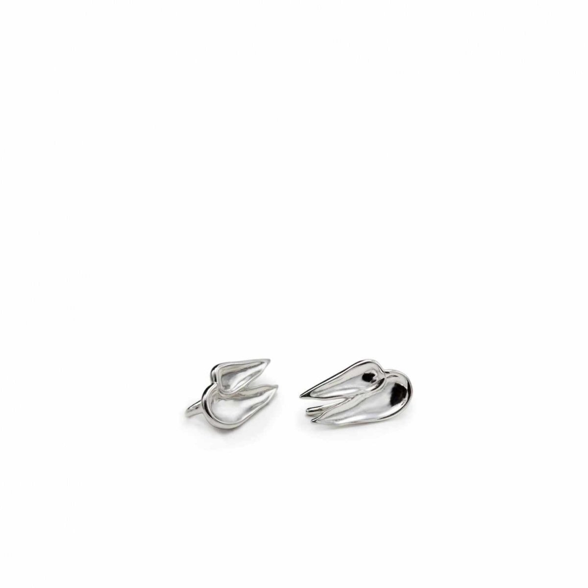Earrings - Climbing earrings in silver brushstroke design