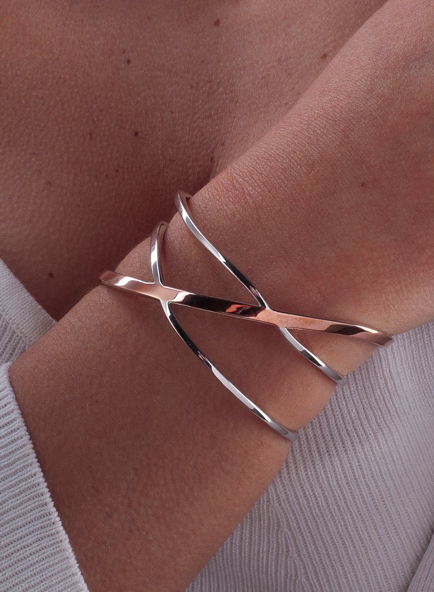 Silver bicolor design bangle bracelet - LINEARGENT