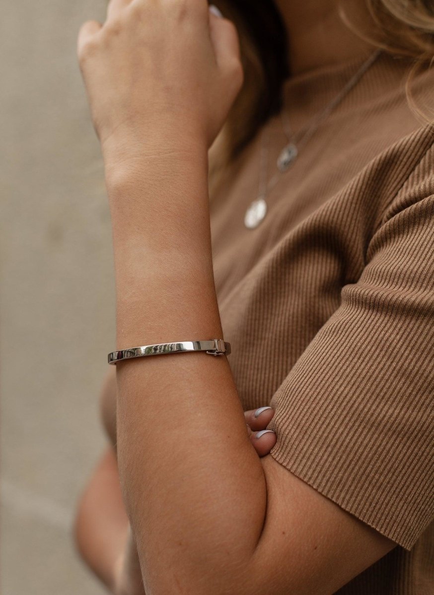 Bracelet - Plain sterling silver bracelet with fine design