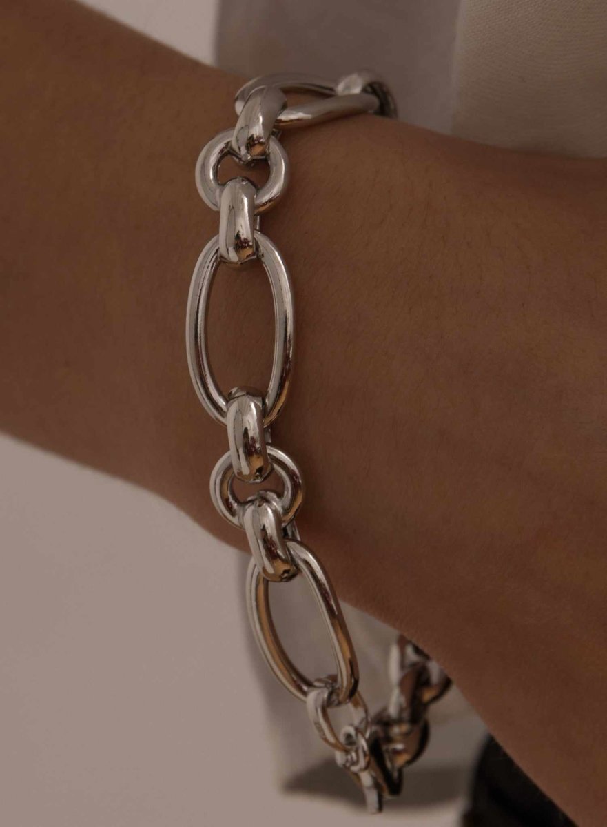 Bracelet - Silver link bracelet multiple irregular circles design